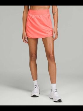 Lululemon Hotty Hot High-Rise Skirt
Raspberry Cream Size 4
